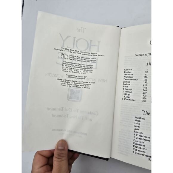 Holy Bible New International Version Red letter edition 1982 Zondervan Indexed - Picture 9 of 9
